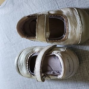 Stride rite toddler shoes